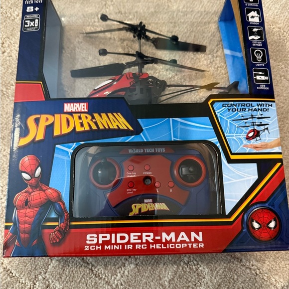 Marvel Spider-Man LED RC Helicopter - Picture 2 of 6